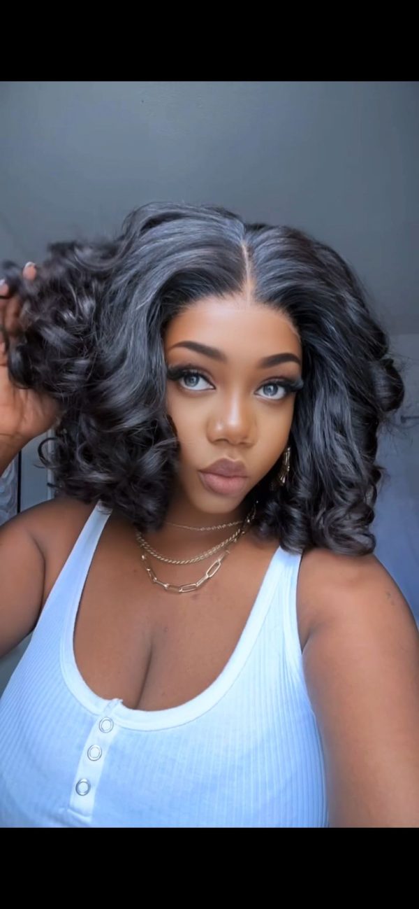 Bouncy curls closure . 10 inches