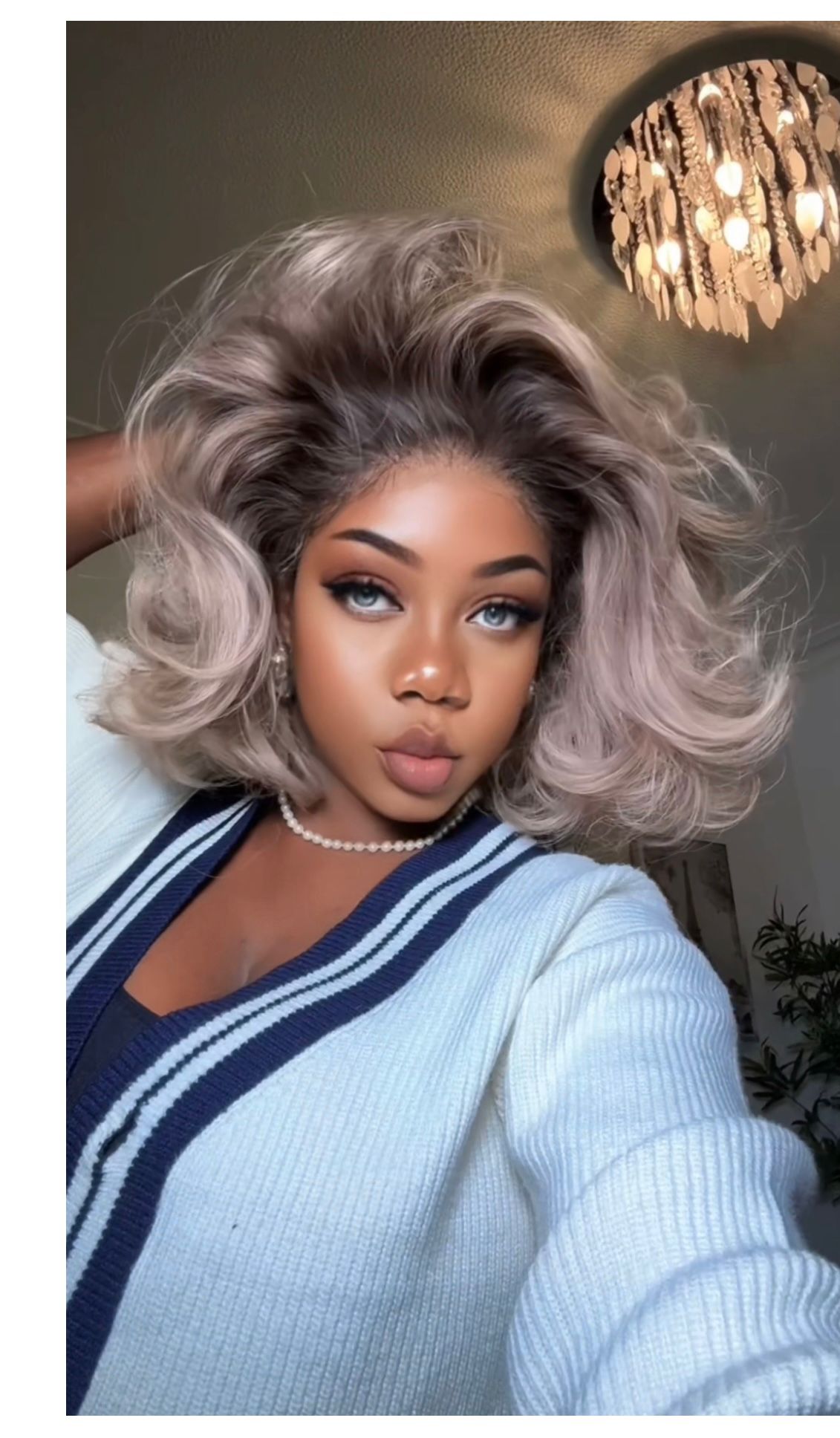 Dark ash blonde bob . 10 inches. 13*4 frontal